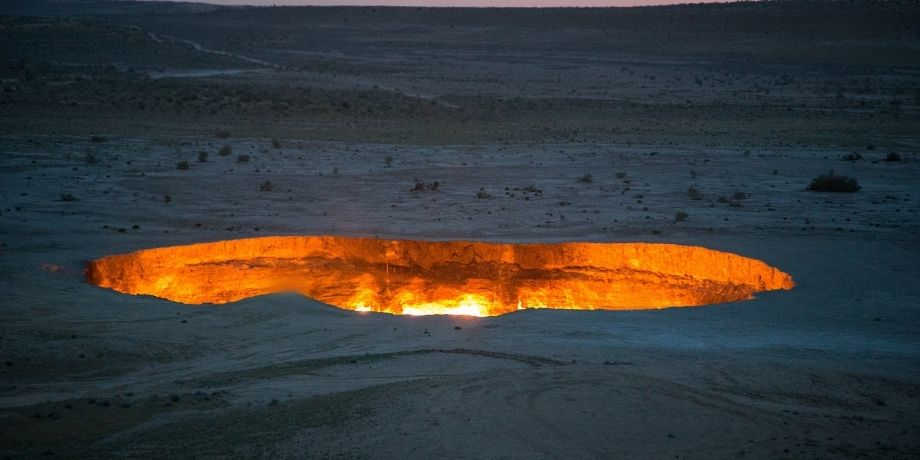 صورة تحتوي على بركان
